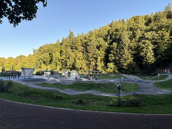 Prüfung der Errichtung von Jugendparks